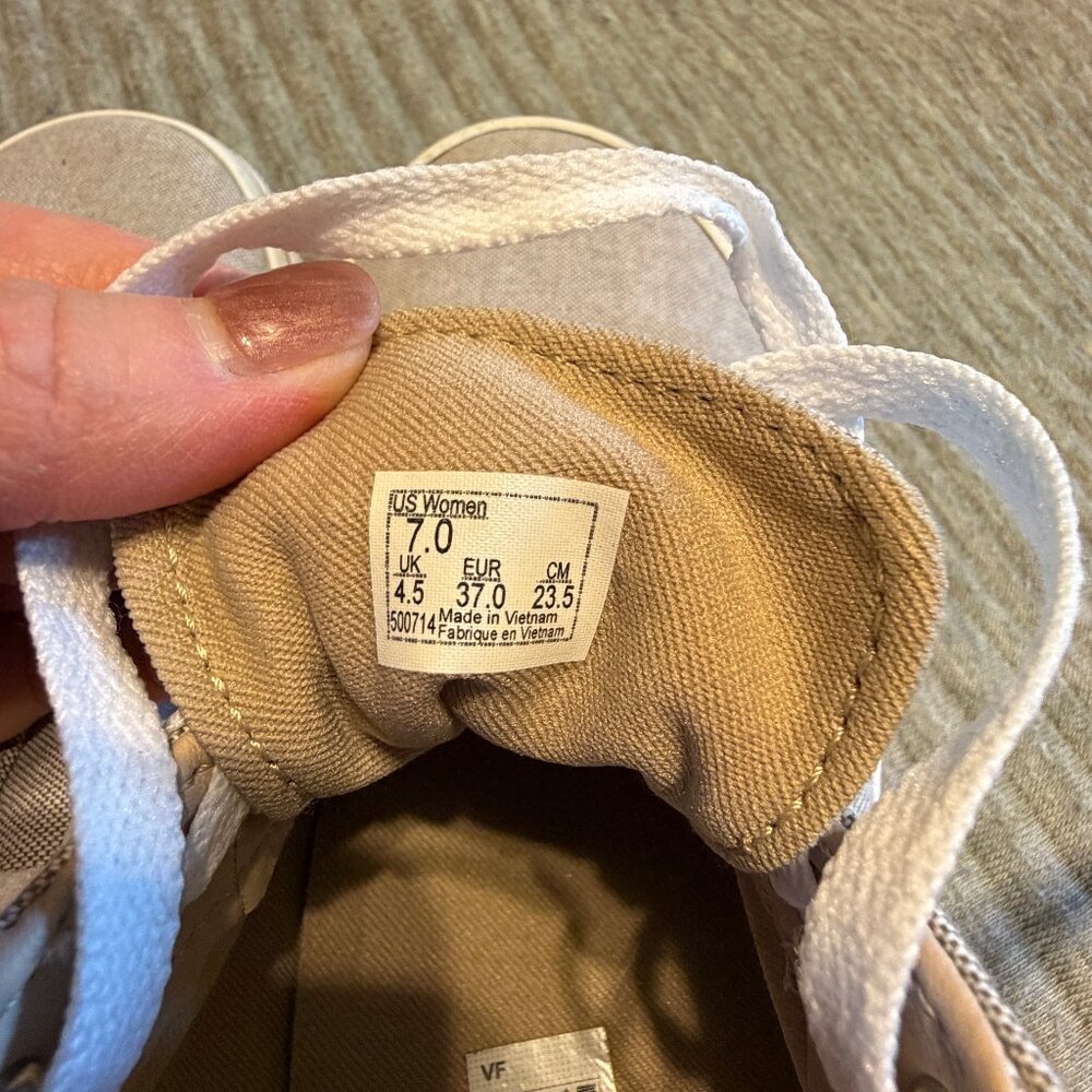 Womens Vans size 7 Old Skool Shoe in Light Tan with White Accents - Picture 7 of 8